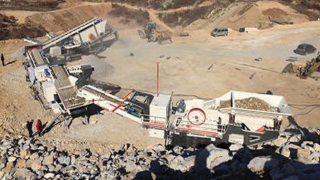 直擊煙臺石子場破碎現(xiàn)場，紅星履帶式移動破碎機(jī)設(shè)備好用更省心