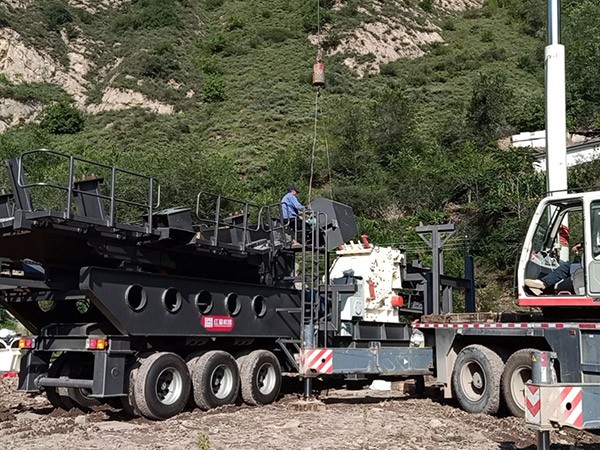 大型移動式石子粉碎機設(shè)備種類、型號及配置詳解