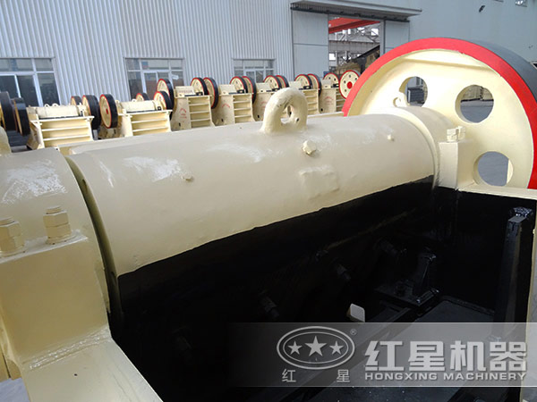  顎式破碎機近圖