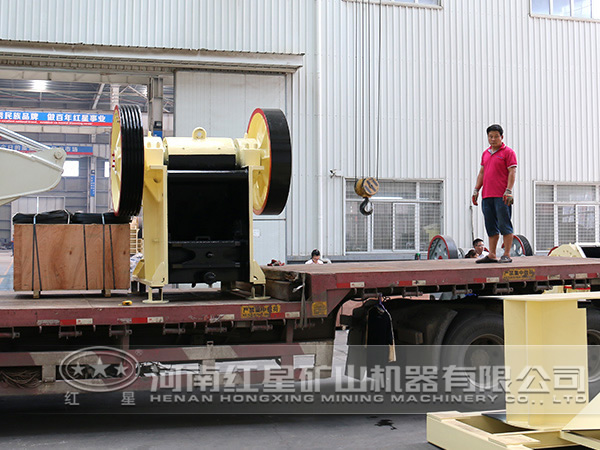 鋁土礦破碎機發貨圖