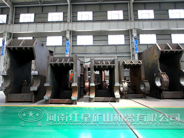 紅星破碎機(jī)生產(chǎn)車間