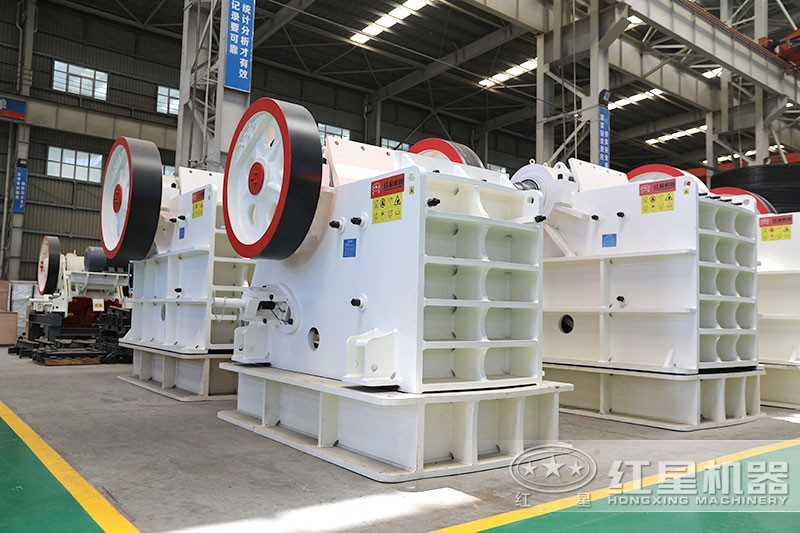 鄂破碎機900x1200產(chǎn)量每小時多少噸，一臺什么價格