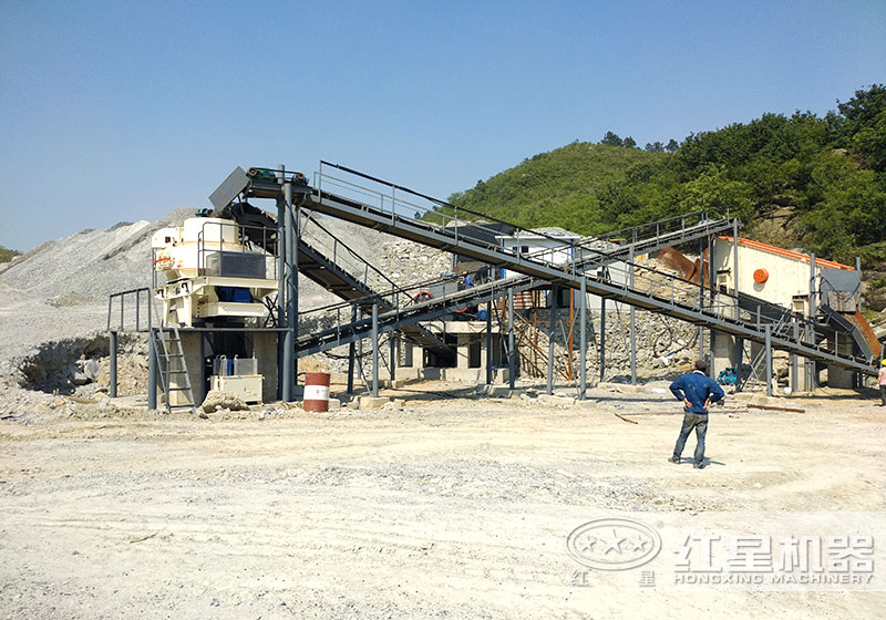 小型制砂機(jī)現(xiàn)場(chǎng)搭建中