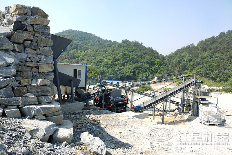 2臺顎式破碎機+制砂機把混凝土制成機制砂現場 2臺顎式破碎機+制砂機把混凝土制成機制砂現場