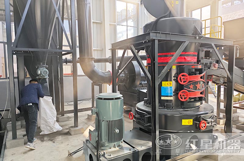 礦石磨粉機工作現場圖片 礦石磨粉機工作現場圖片