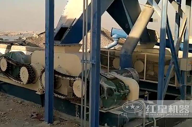 2臺對輥制砂機聯(lián)用處理煤矸石現(xiàn)場 2臺對輥制砂機聯(lián)用處理煤矸石現(xiàn)場