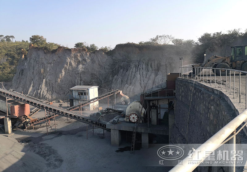 錘式破碎機配置的石灰石制砂生產線 錘式破碎機配置的石灰石制砂生產線