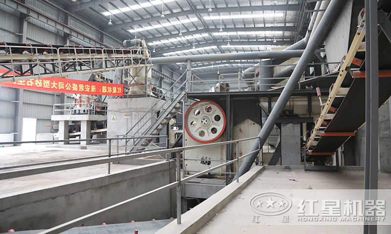 鄂破+圓錐破組成的砂石破碎生產(chǎn)線 鄂破+圓錐破組成的砂石破碎生產(chǎn)線