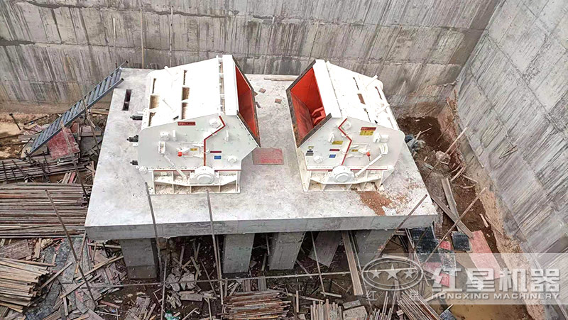 石料破碎生產線配置2臺反擊破 石料破碎生產線配置2臺反擊破