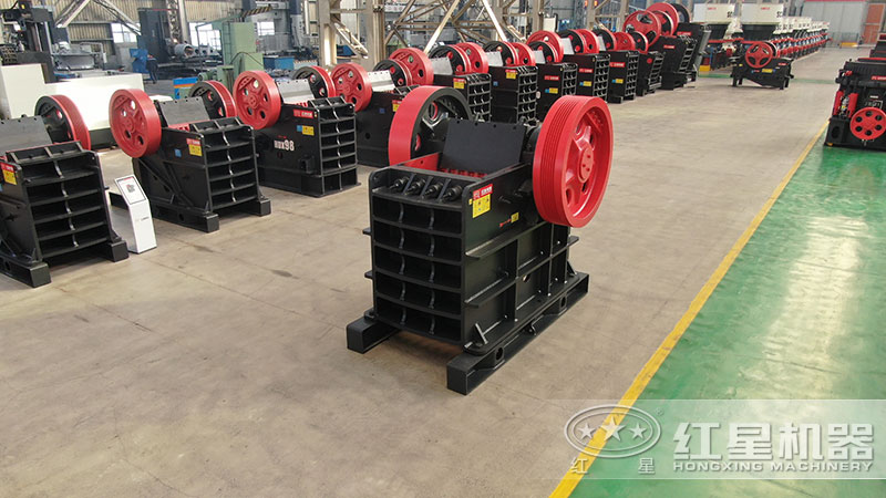 250x400顎式破碎機(jī)車(chē)間展示 250x400顎式破碎機(jī)車(chē)間展示