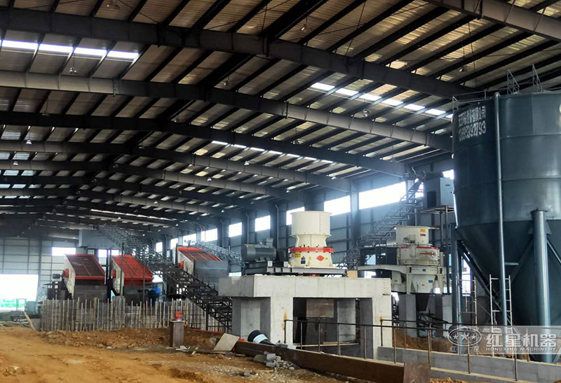 碎石加工設(shè)備一套生產(chǎn)線搭建現(xiàn)場 碎石加工設(shè)備一套生產(chǎn)線搭建現(xiàn)場