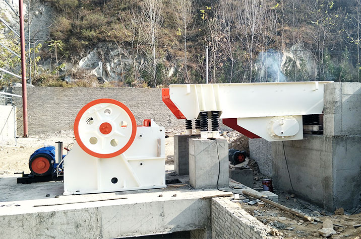 小型石頭石子礦石粉粉碎機設備多少錢一臺？