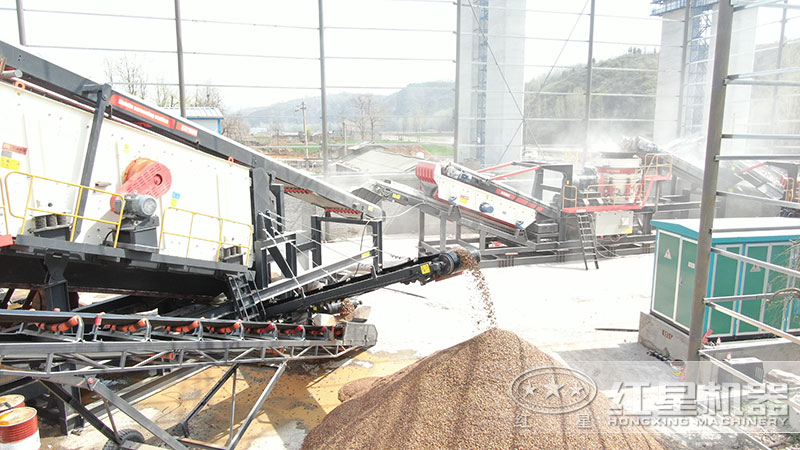 移動花崗巖破碎生產線 移動花崗巖破碎生產線