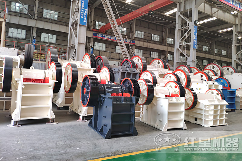 小型顎式破碎機(jī)車間實(shí)拍 小型顎式破碎機(jī)車間實(shí)拍