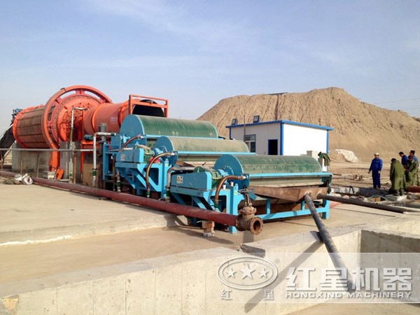 菱鐵礦作業現場圖