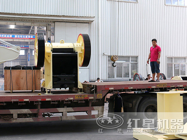 石膏破碎設備裝車圖