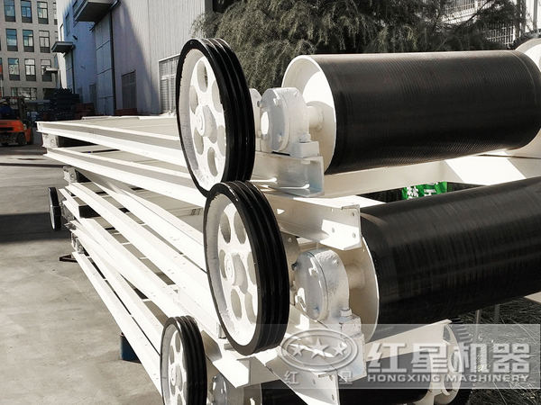 輸送機(jī)側(cè)面圖