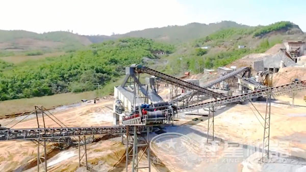 單缸液壓圓錐破碎機現(xiàn)場俯瞰圖