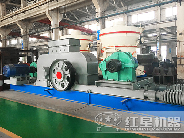 對輥破碎機現場實拍