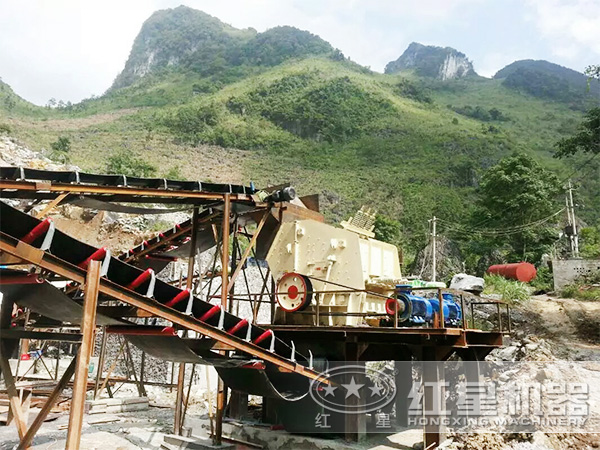 碎石機(jī)應(yīng)用現(xiàn)場(chǎng)