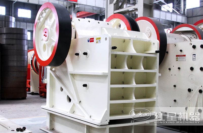 白色德版顎式破碎機