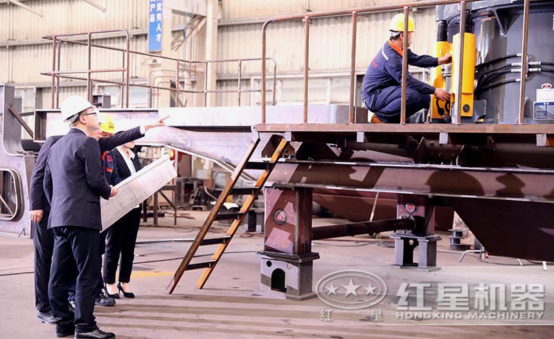 移動(dòng)砸石機(jī)配置