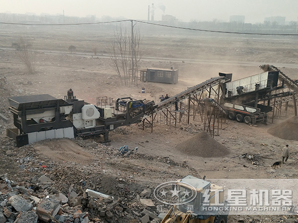 建筑垃圾移動破碎站工作現場