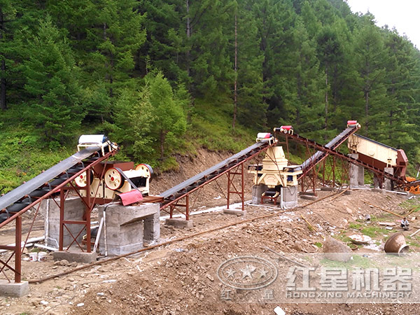 配置2臺顎破的制砂生產線現場