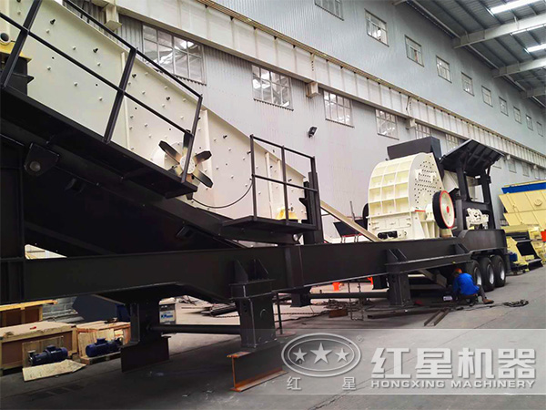 移動破碎石子機車間