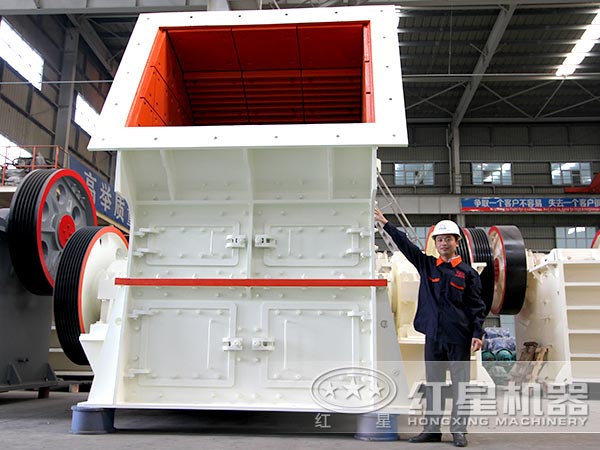 重錘式破碎機(jī)高清圖