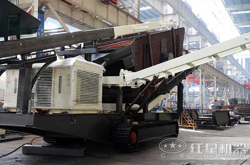 履帶式移動(dòng)破碎站組裝車(chē)間