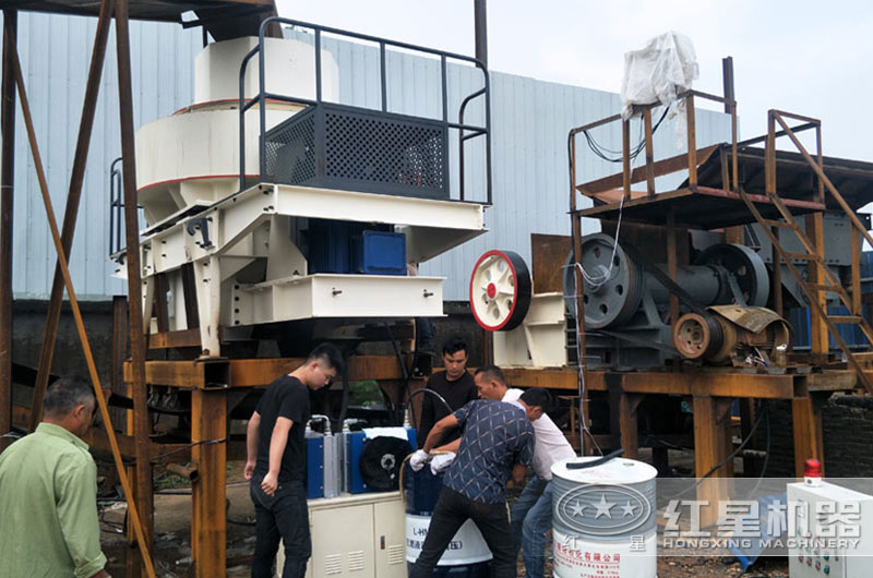 一噸花崗巖能出多少沙？制砂生產(chǎn)線有哪些配置