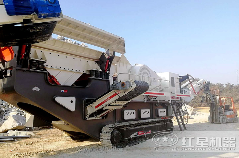 履帶式柴油碎石破碎機(jī)