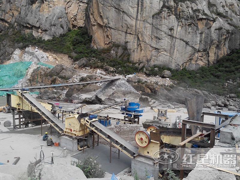 顎破搭配反擊破和制砂機組成的沙石生產線