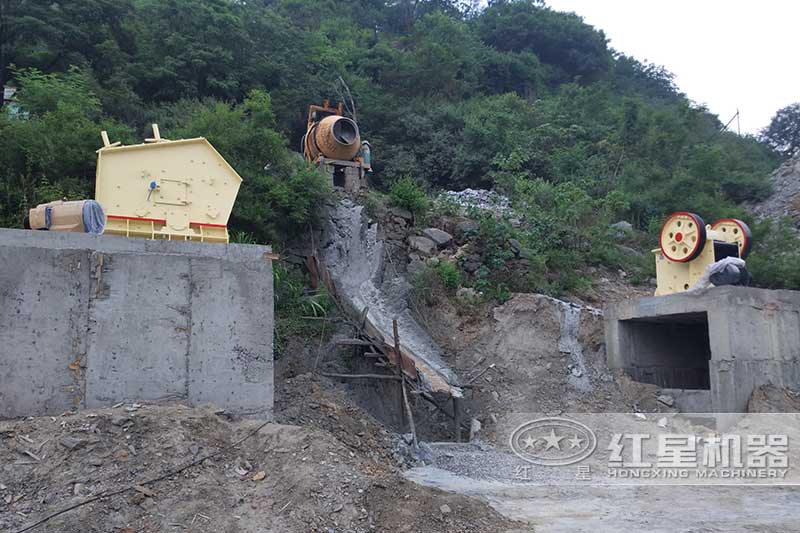 顎式破碎機和反擊式破碎機安裝現場