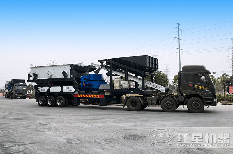 搭載制砂機+振動篩的小型移動破碎機