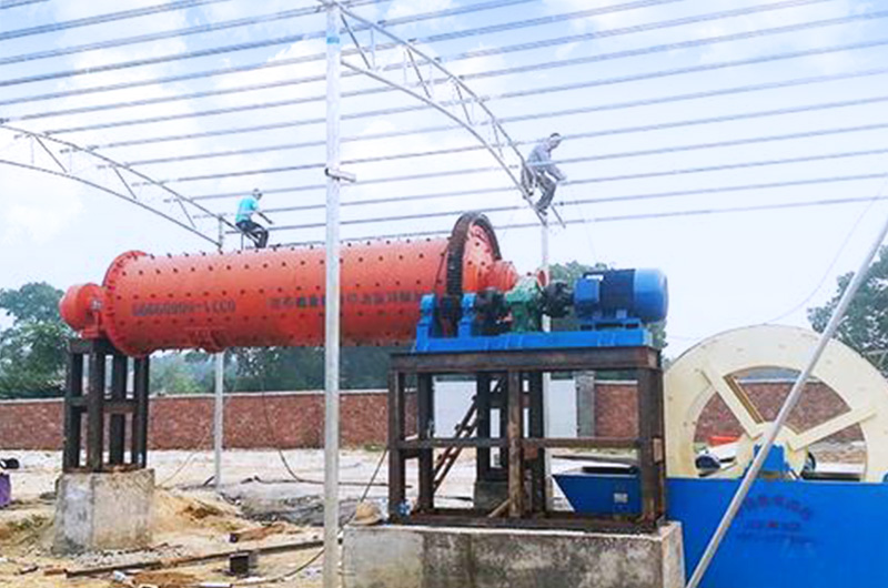 球磨機(jī)工作現(xiàn)場實(shí)拍